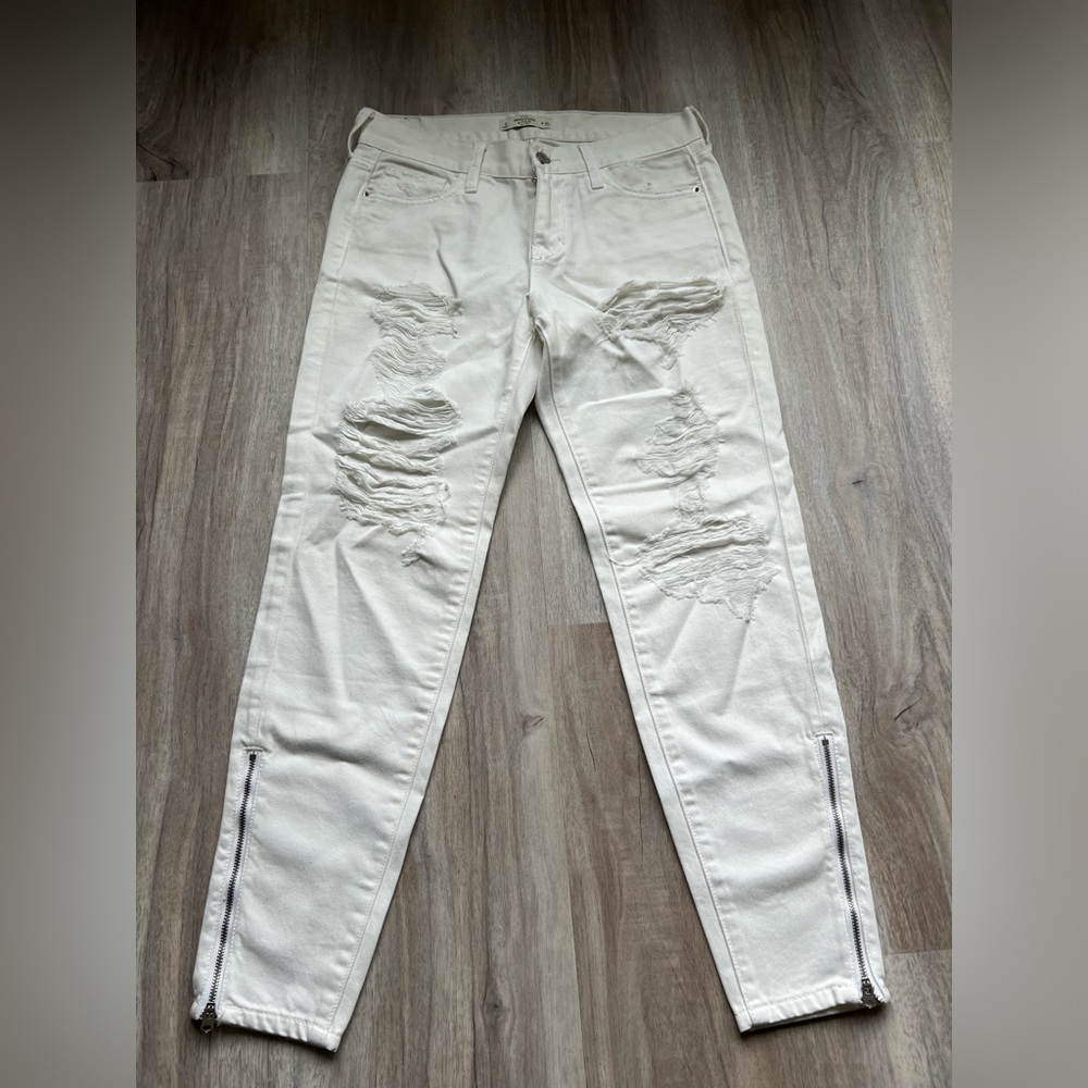 Abercrombie & Fitch Low Rise Distressed Skinny Jeans